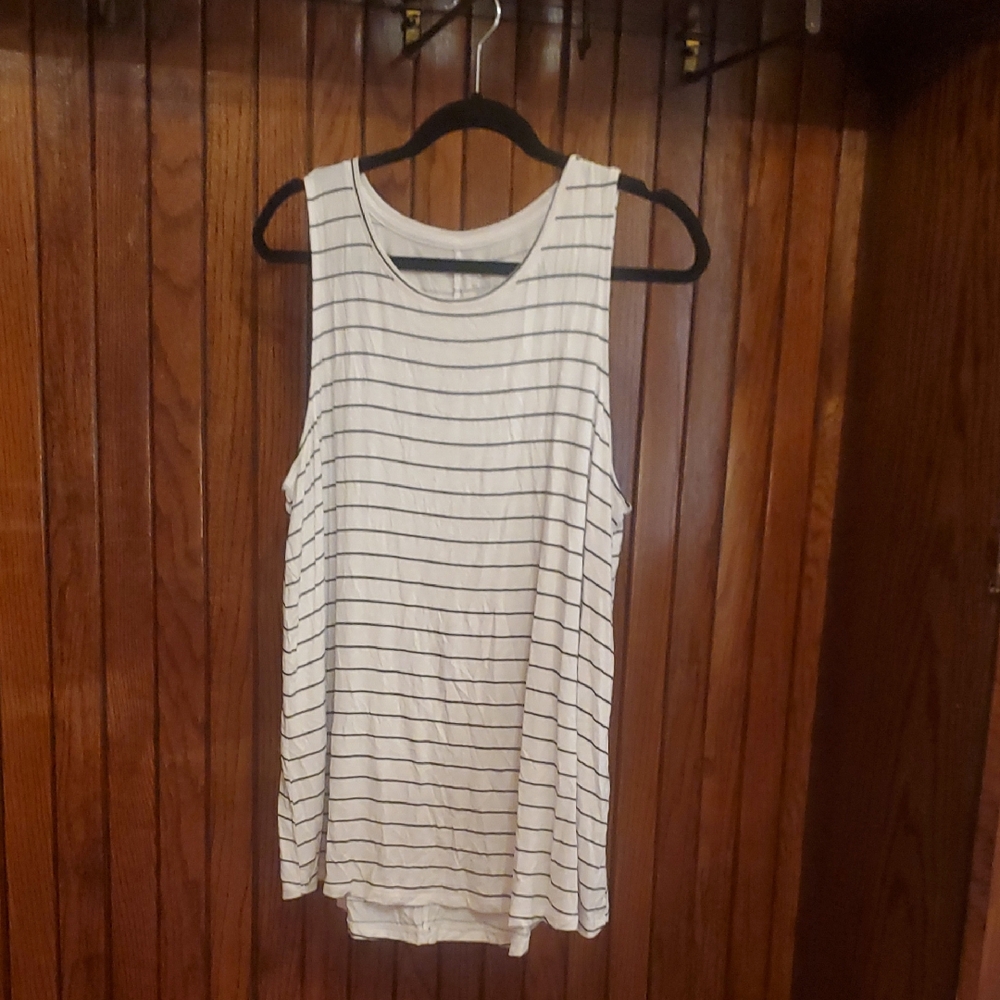 ❤ 3 For $18 APT 9 SIZE XL Striped Sleeveless Top - White and Black